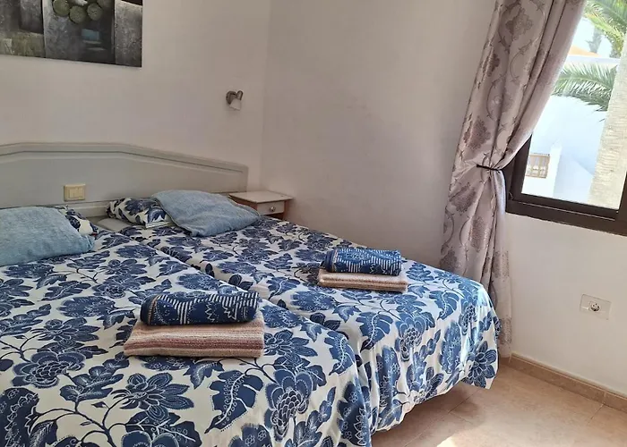 With Terrace & Palm Trees 25mb Wifi Κοραλέχο