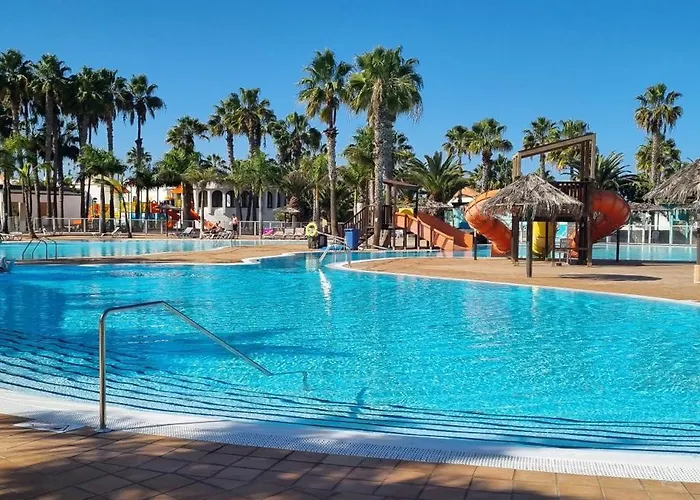 With Terrace & Palm Trees 25mb Wifi * كوراليهو