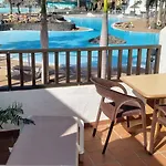 아파트 With Terrace & Palm Trees 25mb Wifi 코라레호